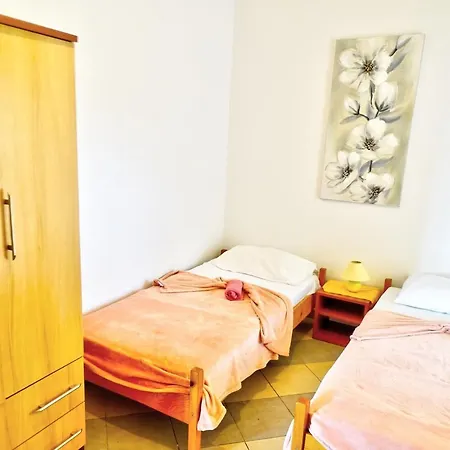 Zoka Apartment Vir